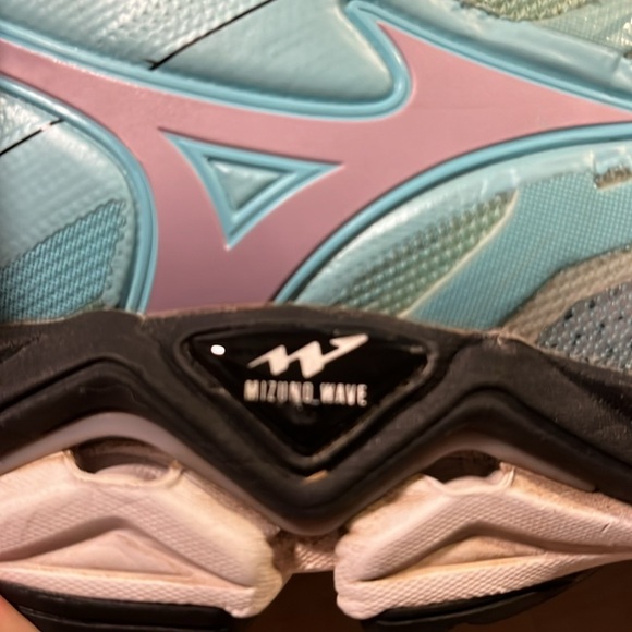 Mizuno Wave aero hug running shoes womens size 10 - Picture 11 of 12